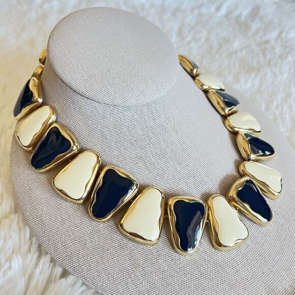 Vintage Navy Enamel Gold Triangle Link Necklace 16 in - Picture 2 of 10